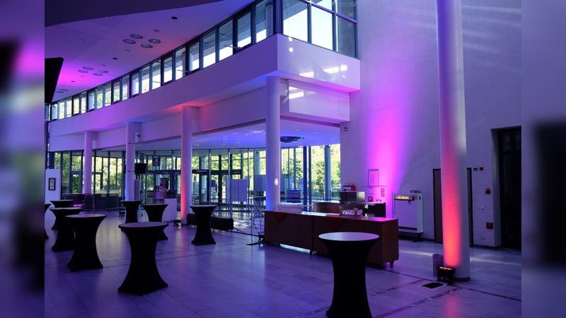 Veranstaltungsort der Dealer Days: Foyer der Max-Reger-Halle in Weiden.