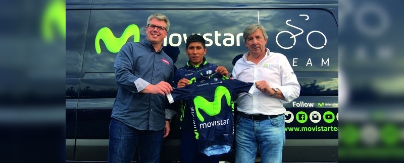 Christian Rothe, Mitglied der Geschäftsführung ABUS Gruppe, Nairo Quintana, Fahrer Movistar Team und Eusebio Unzué, General Manager Movistar Team. (v.l.n.r.)