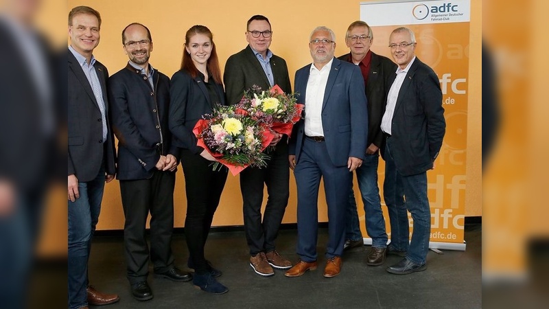 v.l.n.r. Frank Hofmann, Dr. Gereon Broil, Rebecca Peters, Ulrich Syberg, Ralf Puslat, Ludger Koopmann, Michael Schroeren. Es fehlen Birgit Kloppenburg und Mario Junglas - Foto: ADFC