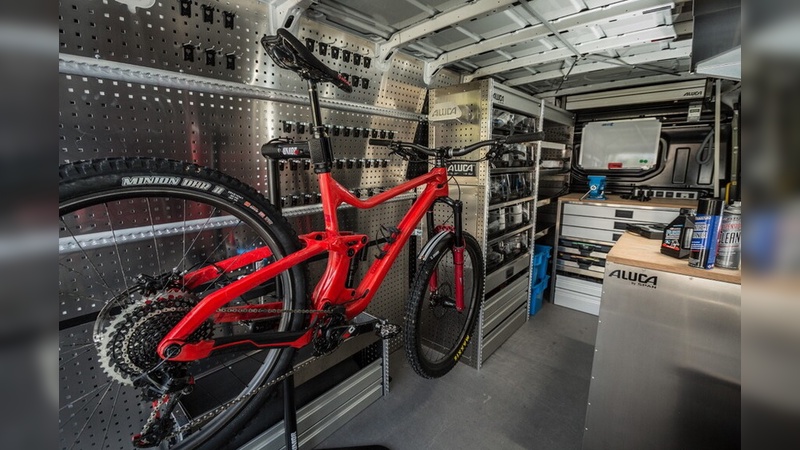 Professionelle Ausstattung für eine mobile Fahrradwerkstatt