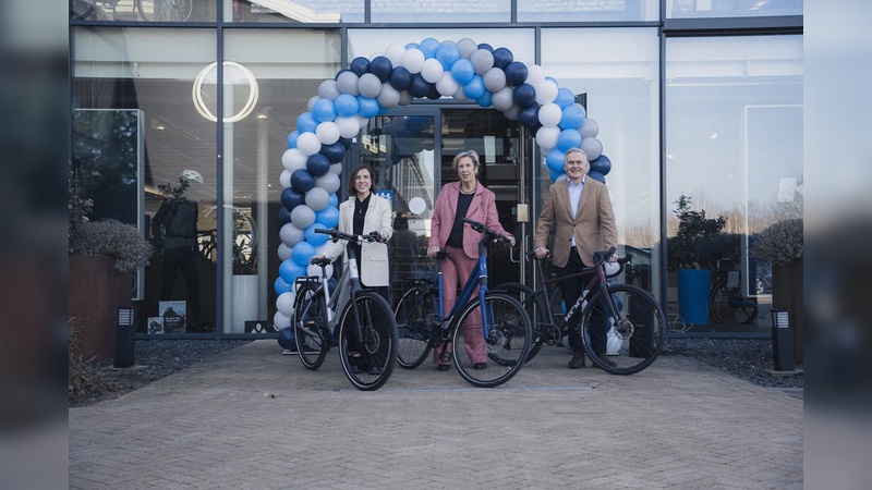 Foto: Koga -  Selin Can (EVP Mobility), Aufsichtsratsvorsitzende Annemarie Jorritsma,  Tjeerd Jegen (CEO).