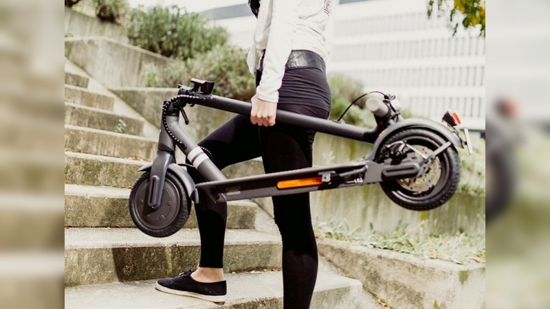 Discounter Lidl rollt in den E-Scooter-Markt.