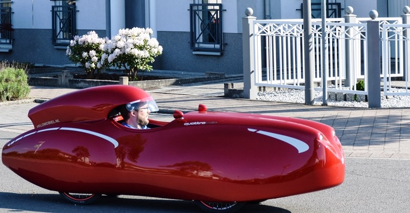 Ein vertrautes Bild auf der Spezi in Germersheim: Velomobile. Ein vertrautes Bild auf der Spezi in Germersheim: Velomobile.