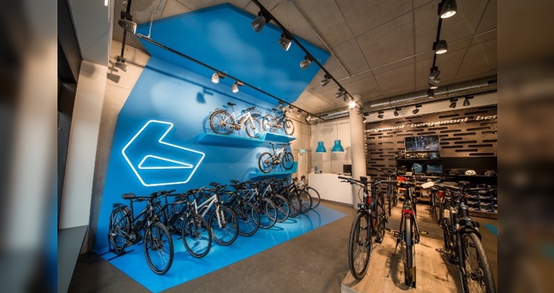 Modernes Ambiente im neuen E-Bike-Store