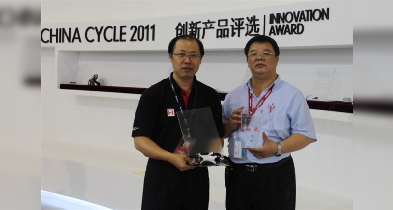 Jacky Wang und Klass Hu nahmen den Bronze-Award entgegen