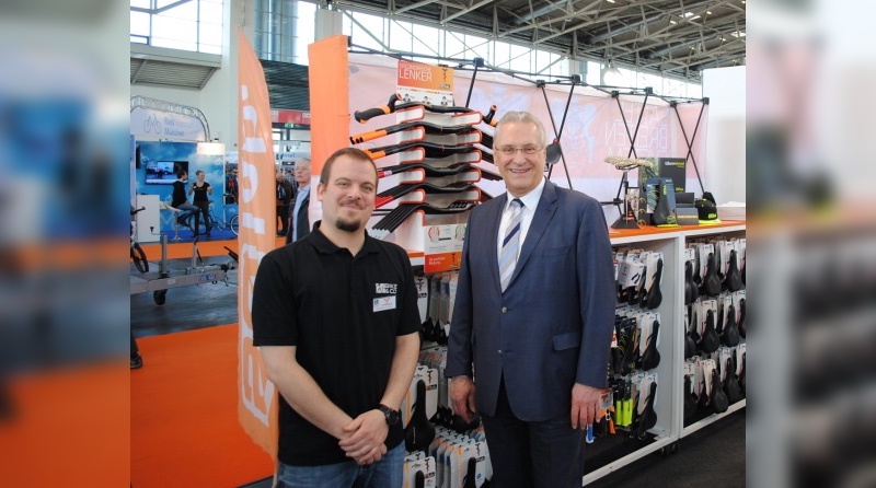 Prominenter Besuch am Gemeinschaftsstand in München.