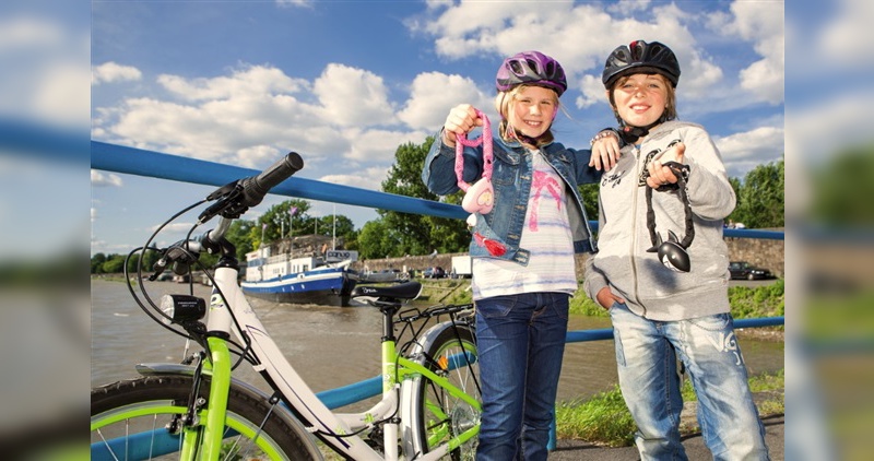 Capt'n Sharky und Prinzessin Lillifee motivieren zum Absperren von Kinderfahrrädern