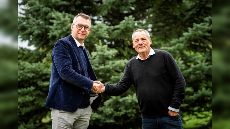 Damien Guillobez übernimmt den Staffelstab von Christophe Beaud (rechts)