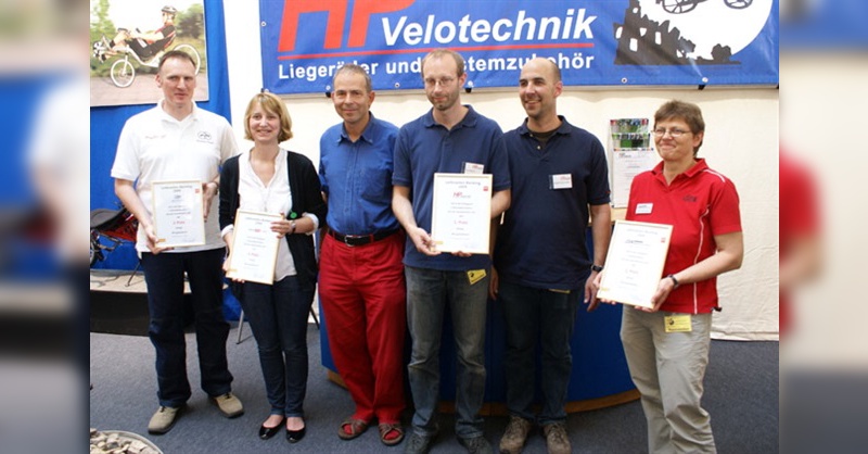 von links: Thomas Huyern (riese und müller), Vanessa Hackler (zweipluszwei), Albert Herresthal (VSF), Paul Hollants und Daniel Pulvermüller (HP Velotechnik) und Britta Zimmermann (Wilfried Schmidt Maschinenbau/SON