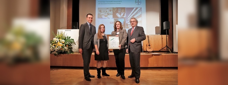 Nils Schmid, Finanz- und Wirtschaftsminister Baden-Württemberg, Nadine Berger, Gruppenleiterin VAUDE Kinderhaus, Sylvia Roth, Leiterin VAUDE Kinderhaus,