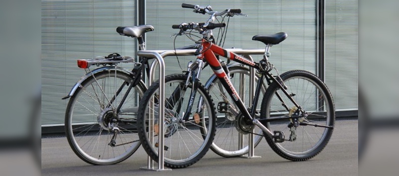 Bietet zwei Fahrrädern einen sicheren Stellplatz - Cykelog