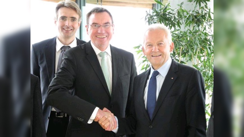 Deutscher Bahn-Chef Dr. Rüdiger Grube (links) trifft auf den ADFC-Bundesvorsitzenden Ulrich Syberg