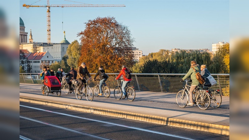 Nicht überall in deutschen Städten haben Radfahrer so viel Platz.
