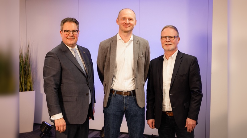 Die Bereichsleitung der Wertgarantie Bike GmbH übernimmt ab dem 1. April 2023 Sören Hirsch. Das haben Patrick Döring (li.) und Georg Düsener bekannt gegeben.
