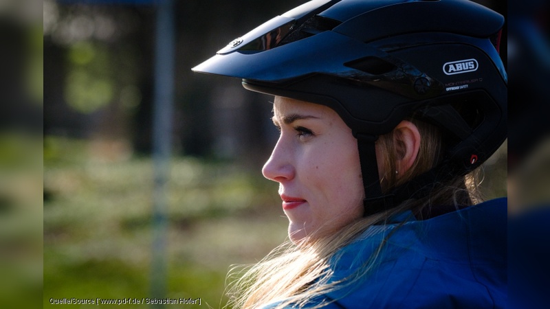 Fahrradhelme werden in europaeischen Hauptstaedten unterschiedlich haeufig getragen.