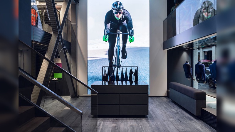 Erster Flagshipstore in Zuerich eroeffnet. Erster Flagshipstore in Zuerich eroeffnet.
