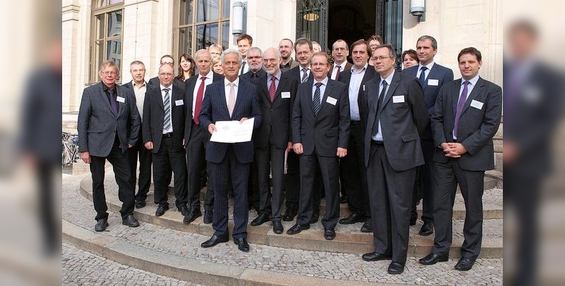 Übergabe der Empfehlungen der von Bundesminister Dr. Peter Ramsauer berufenen Expertinnen und Experten zur Weiterentwicklung des Nationalen Radverkehrsplans.