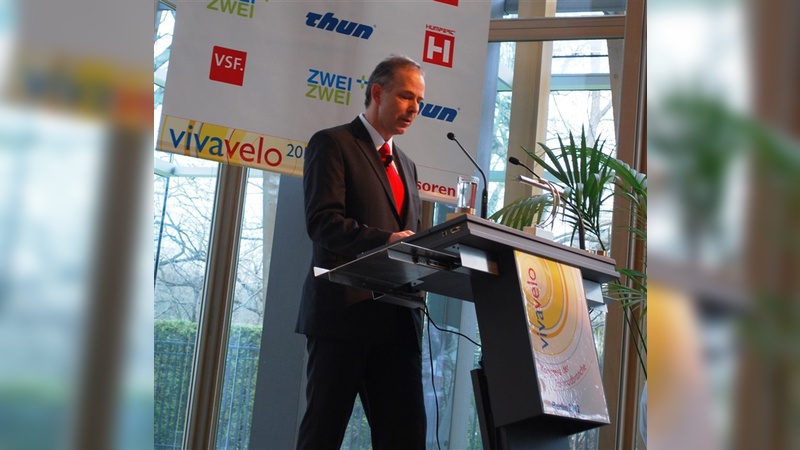 Albert Herresthal eröffnet den 2. Vivavelo Kongress in Berlin