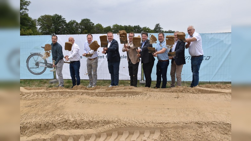 Spatenstich für das neue Technologie- und Innovationszentrum an der A1 bei Osnabrück .