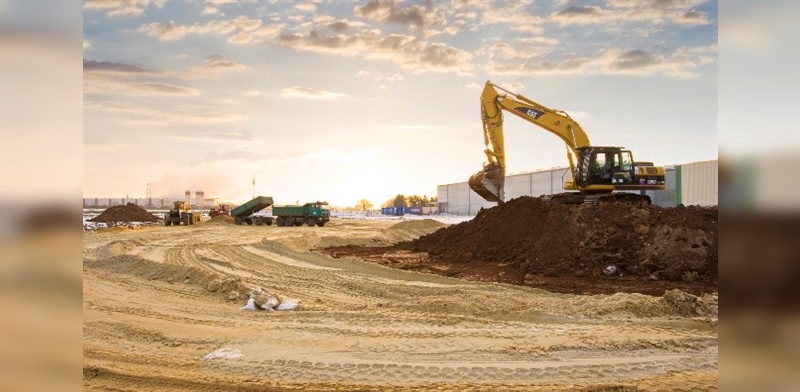 Bagger rollen in Hoya für den Bau eines neuen Logistikzentrums an