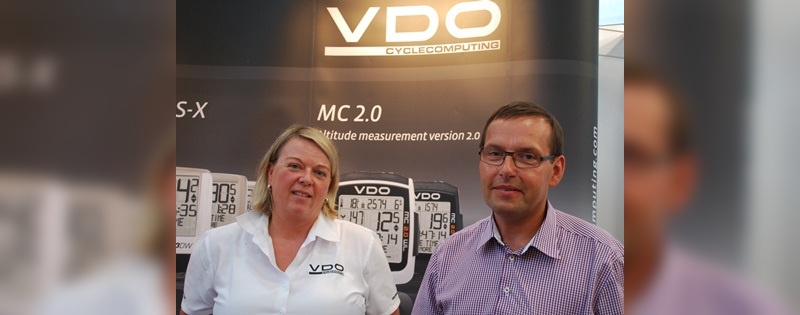 Gemeinsam in München am VDO-Stand: Gerold Weindel und Petra Jung