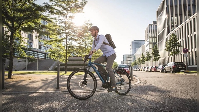 Fest steht, dass mehr Pedelecs auf Deutschlands Straßen unterwegs sind.