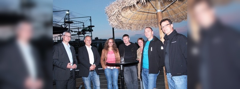 Regionalleiter Sven Abel (ganz rechts) im Kreis von Fachhandelspartnern Regionalleiter Sven Abel (ganz rechts) im Kreis von Fachhandelspartnern