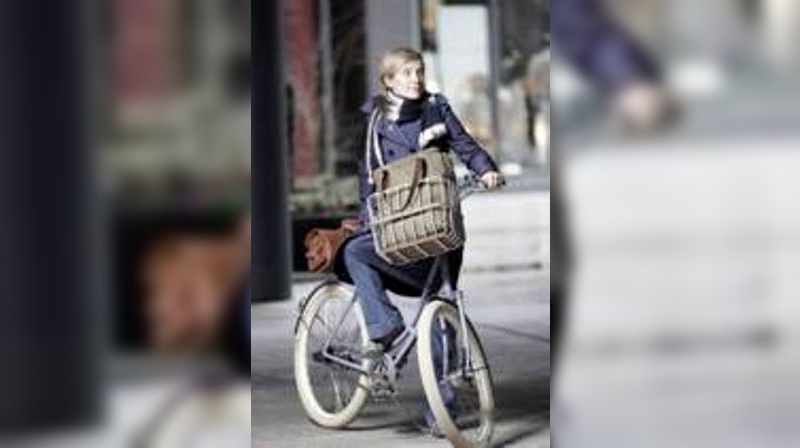 Hoxton-Korb und Camden-Tasche an Fahrrad