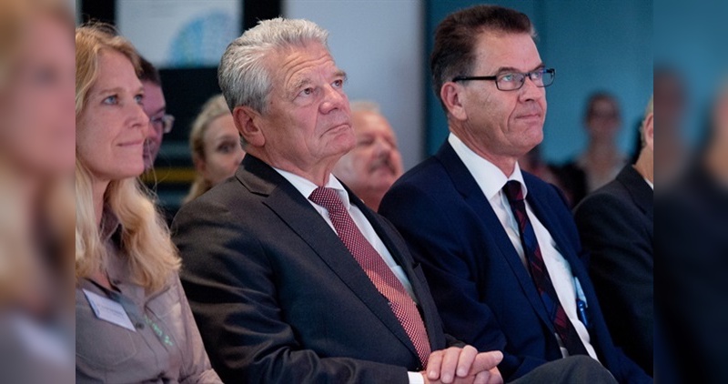Antje von Dewitz an der Seite von Bundespräsident Joachim Gauck und Bundesminister Dr. Gerd Müller