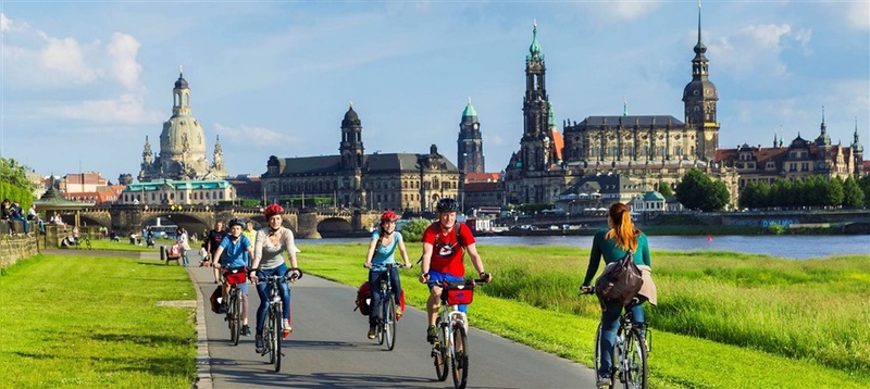 Radreisen wie hier an der Elbe bleiben angesagt.