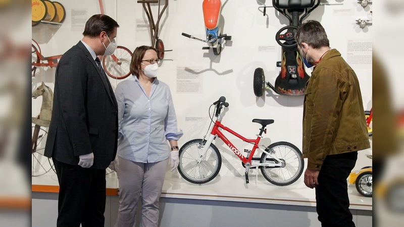 Uebergabe des 500.000ste Woom Bikes an das Technische Museum Wien.