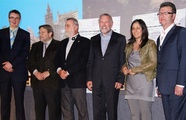 Von links: Bernhard Ensink, Velo-city-Direktor und ECF Generalsekretär;  Manel Villalante, Generaldirektor des Ministeriums für Verkehrsentwicklung; Antonio  Rodrigo Torrijos, erster stellvertretender Bürgermeister von Sevilla;