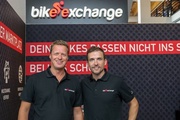 Andreas Liertz mit Bike-Exchange Director Ryan McMillan auf der Eurobike