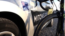 Michelton-Scott rollt auf Pirelli