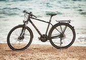 Trekkingrad aus der neuen Fahrradkollektion von Mercedes-Benz