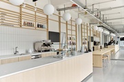 Rose Store mit integriertem Café