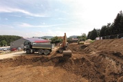 Die Bagger sind schon angerückt. Der Bau der Halle kann beginnen.