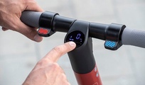 Ein LCD-Display gehört mit zur Ausstattung des Seat eXS.