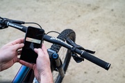 Smartphone und Fahrrad gehören auch bei Sram zusammen