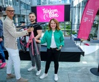 Ein Mitarbeiter aus Düsseldorf gewann ein erstes Telekom Bike bei einem internen Gewinnspiel.