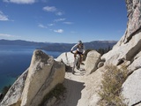 Die Region um den Tahoesee ist ein beliebter Spot für Biker.