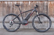 Der "Performance Line"-Antrieb von Bosch verleiht den sportlichen E-Mountainbikes von Simplon Schub - hier das "E-Dilly 275".