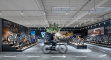 Foto: Zumtobel - Lichtlösungen im Giant Flagshipstore