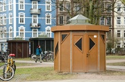 Die Hamburger Fahrradhäuschen bieten Platz für 12 Räder und gehören seit den 1990er-Jahren zum Stadtbild.