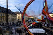 Mercedes weiß sich auf dem Odeonsplatz zu praesentieren.