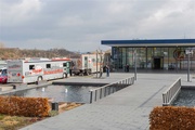 Die beiden Blutspendemobile am Unternehmenssitz in Volmarstein.