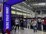 Der Andrang in den meisten Hallen war groß auf der China Cycle Show. Dass der erste Messetag auf einen Feiertag fiel, half sicherlich dabei.