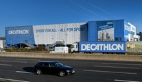 Decathlon Weiterstadt - die Filiale besitzt eine Verkaufsfaeche von 8000 qm