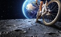 Mit dem Rad zum Mond - bei DB Schenker zumindest theoretisch möglich.