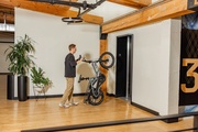 Foto: Tern Bicycles - ‘Mighty but Mini‘ – so einfach lässt sich das HSD in Aufzüge rollen. 